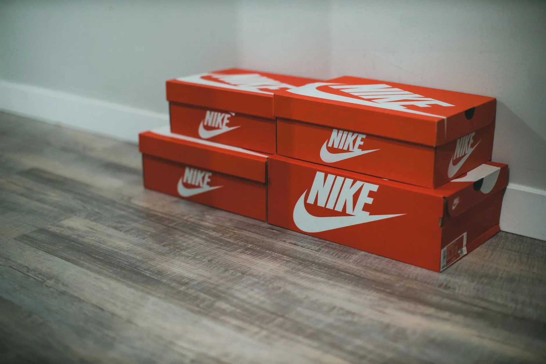 居家拖鞋防滑性能评测：浴室拖鞋安全标准解读