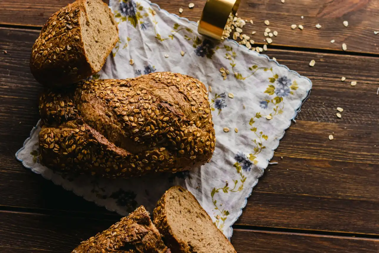 居家拖鞋材质升级趋势：EVA与PVC凉拖鞋性能对比分析